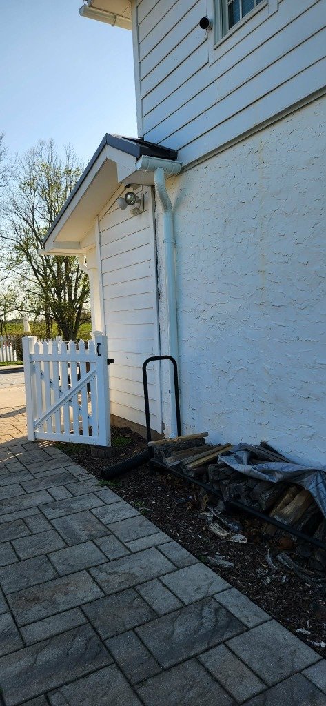 New seamless gutter installation Baltimore